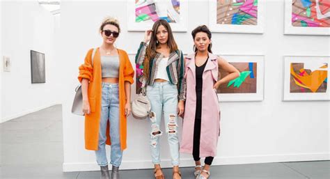 what to wear to an art show: how to choose the perfect outfit for your next gallery visit